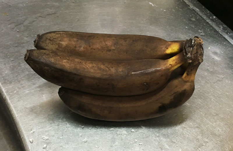 黒い完熟バナナ