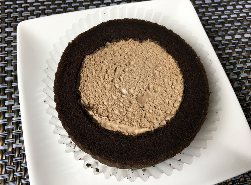 ローソン プレミアムチョコロールケーキ